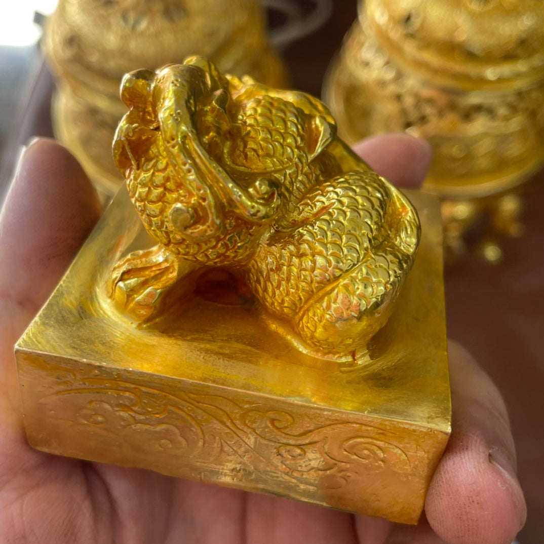 Exquisite Gilded Beast Seal - Rare Handcrafted Art Piece, Perfect for Decor and Collection