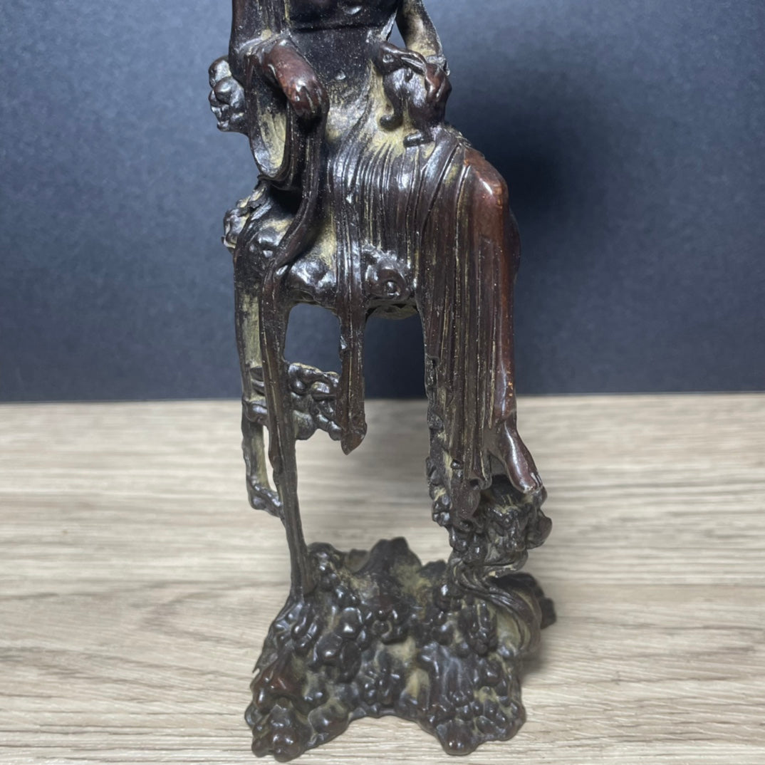 Exquisitely Carved Chang'e Statue - Handcrafted & Unique Gift