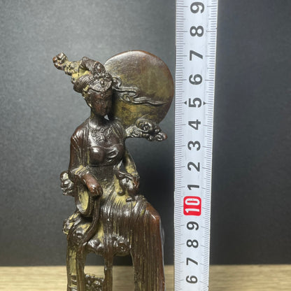 Exquisitely Carved Chang'e Statue - Handcrafted & Unique Gift