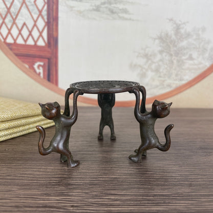 Exquisite Handcrafted Three Cats Sculpture Tray Holder