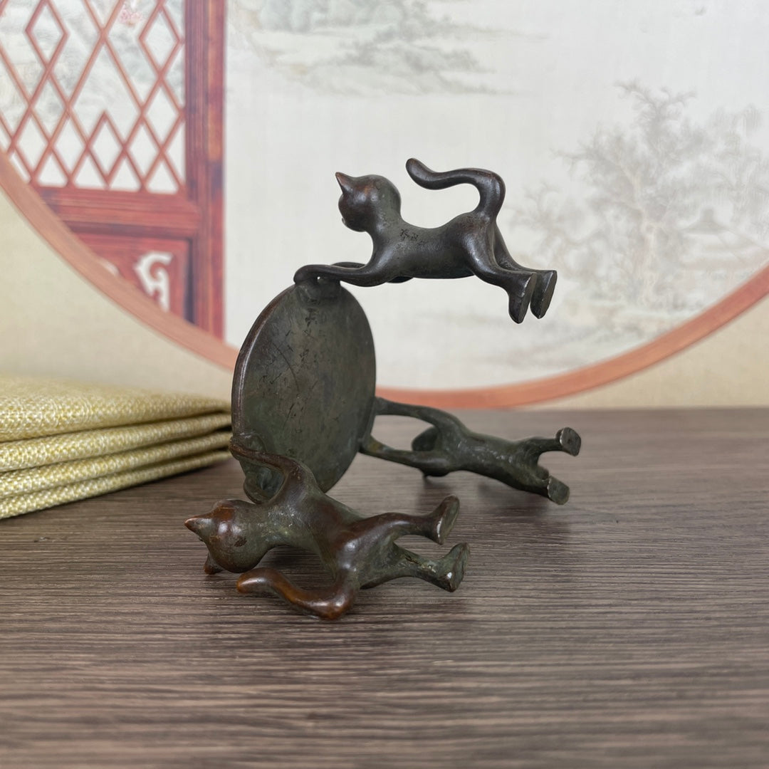 Exquisite Handcrafted Three Cats Sculpture Tray Holder