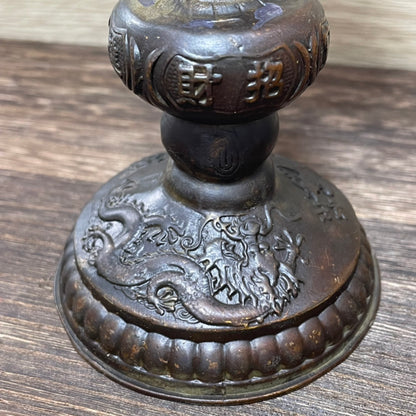 Exquisite Hand-Carved Vintage Oil Lamp - Unique Personalized Art Piece, Perfect Gift