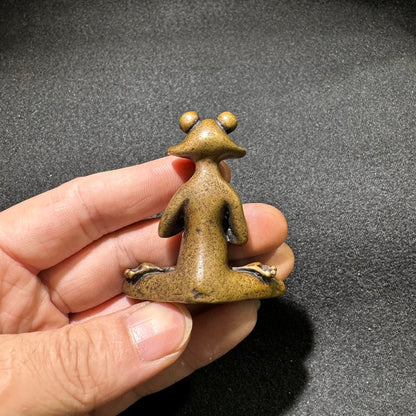 Charming Meditating Frog Statue - Premium Brass Handcrafted Art Piece