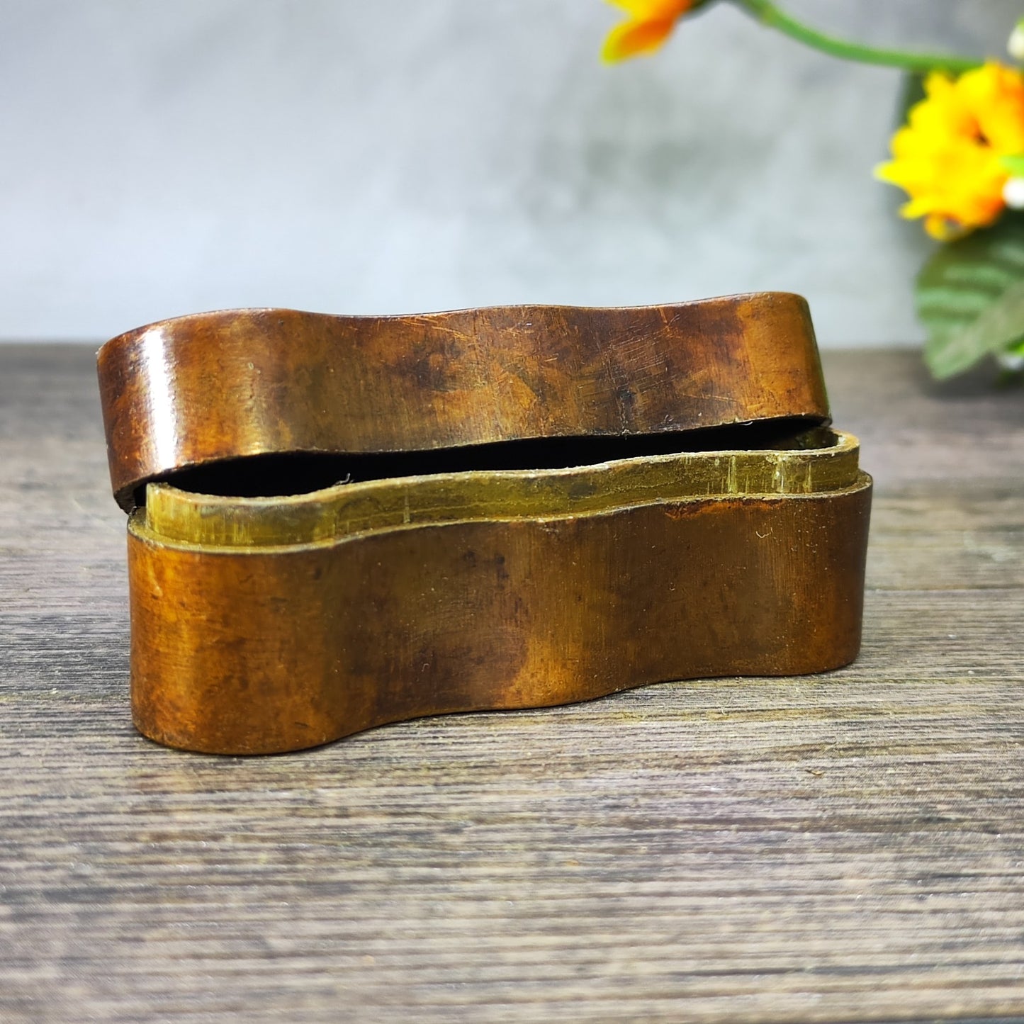 Exquisite Carved Ingot Ink Box - Handcrafted Vintage Art Piece, Unique Gift