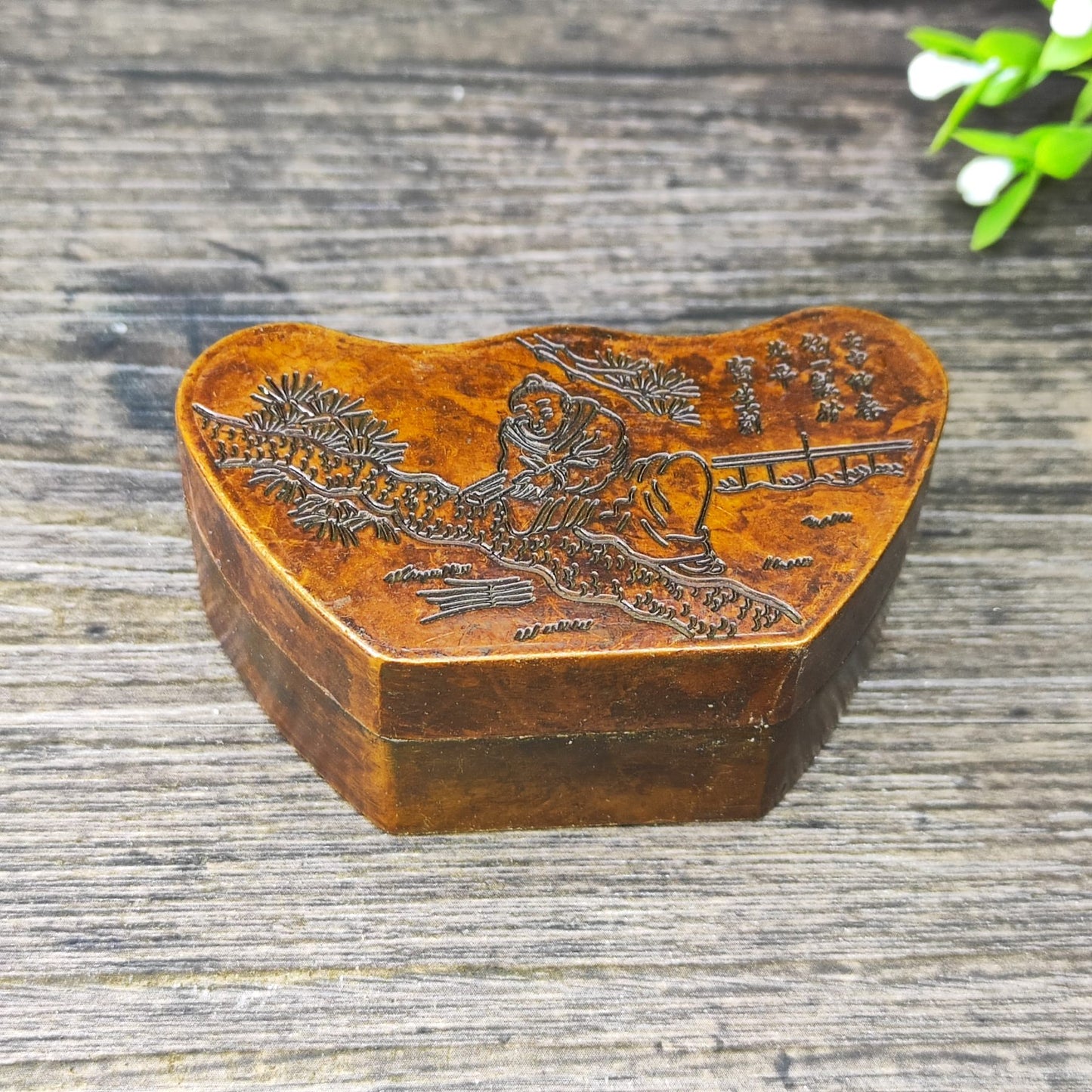 Exquisite Hand-Carved Yuanbao Ink Box - A Perfect Unique Gift & Collectible