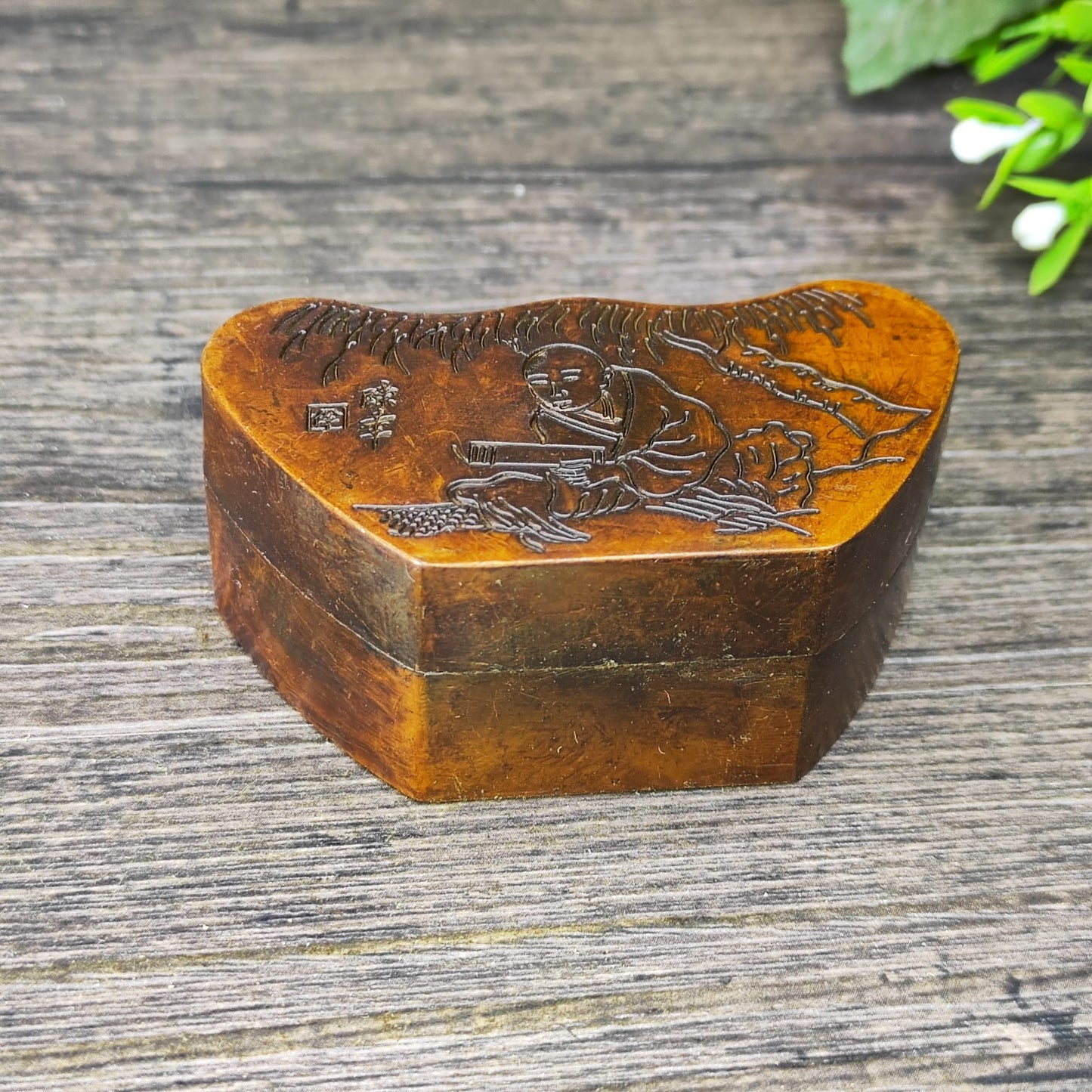 Exquisite Hand-Carved Yuanbao Ink Box - A Perfect Unique Gift & Collectible