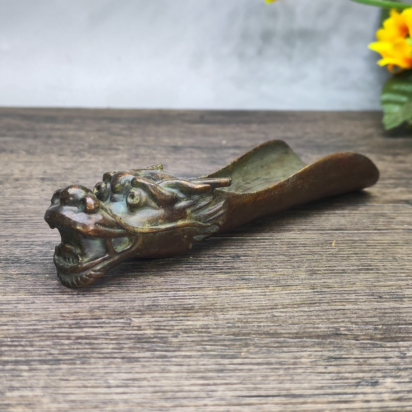 Exquisite Hand-Carved Tea Scoop - The Perfect Unique Gift